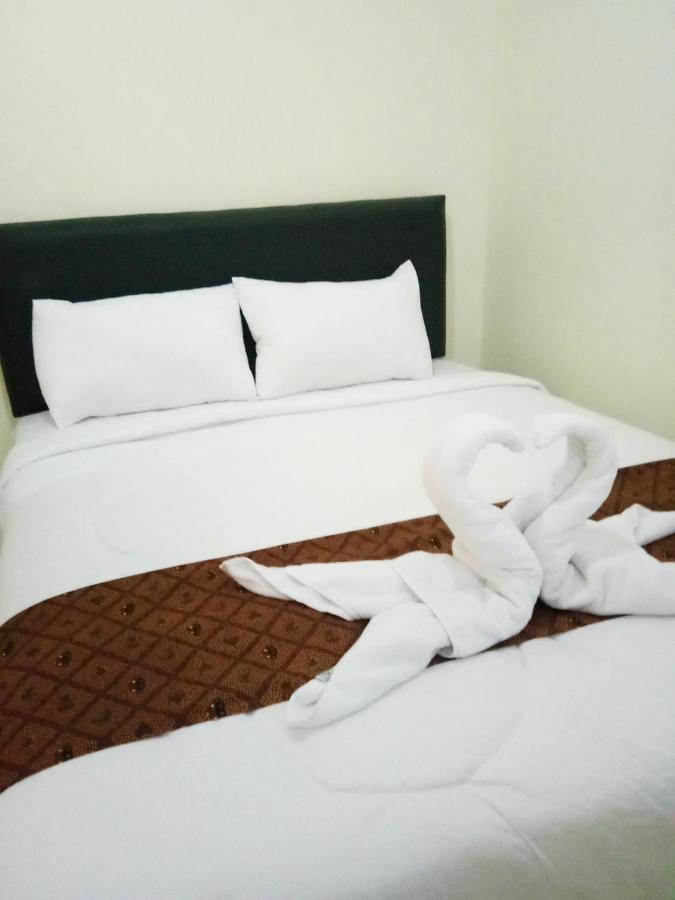 De Plaza Hotel Sorabaya Extérieur photo
